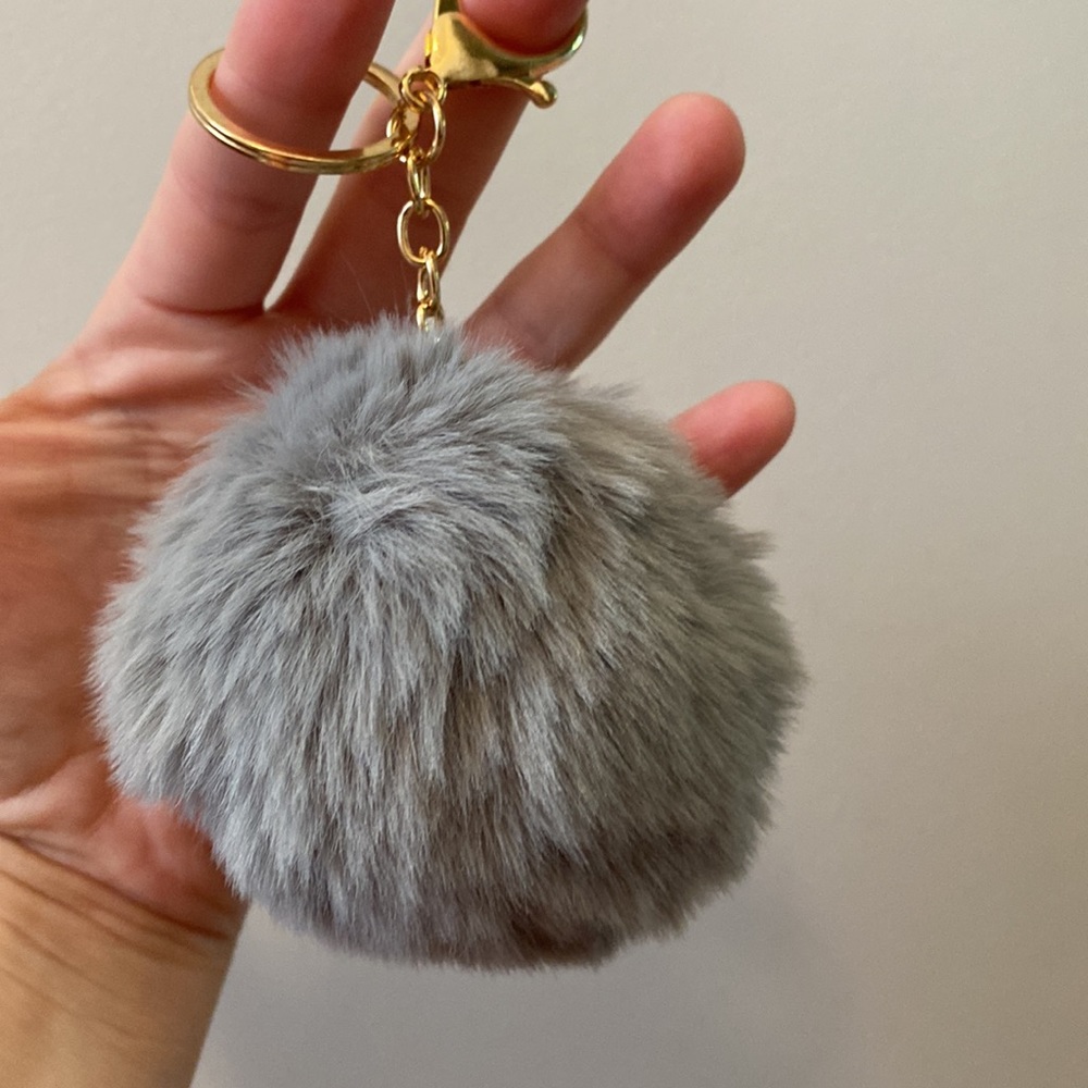 🆕Faux Rabbit Fur Pom Key Chain- Mouse Gray - Picture 2 of 2